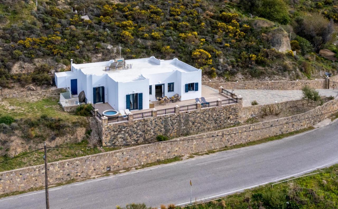 Sacada Seascape Nisyros Villa *